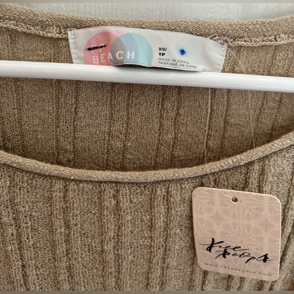 Free People Women’s Sweater, Size XS (oversized) NWT - Picture 5 of 6